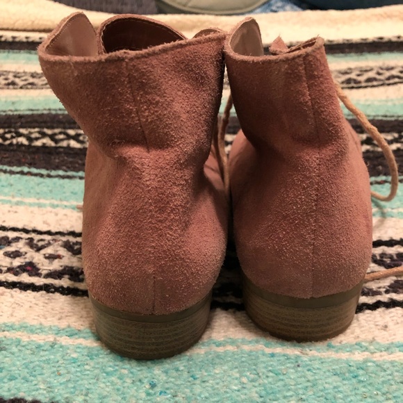 Pink suede booties - Picture 4 of 5